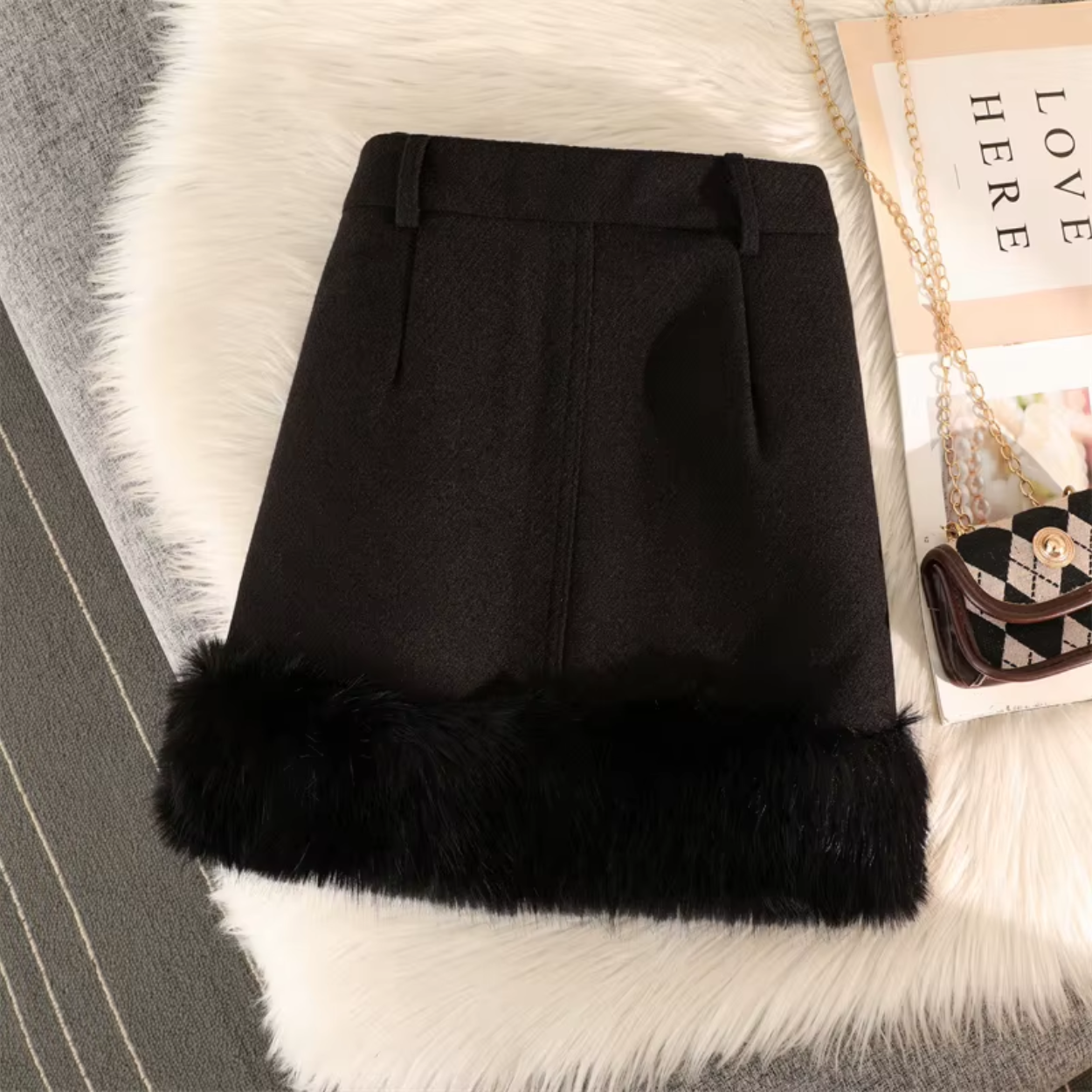 Jupe Hiver Femme Courte et Élégante avec Col de Fourrure