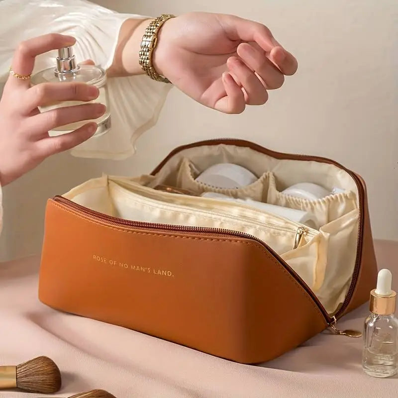 Reiskoffer voor cosmetica met grote inhoud