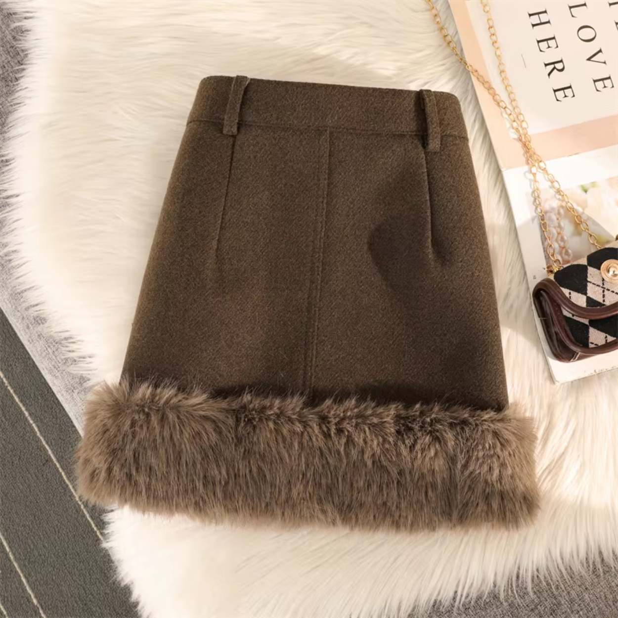 Jupe Hiver Femme Courte et Élégante avec Col de Fourrure